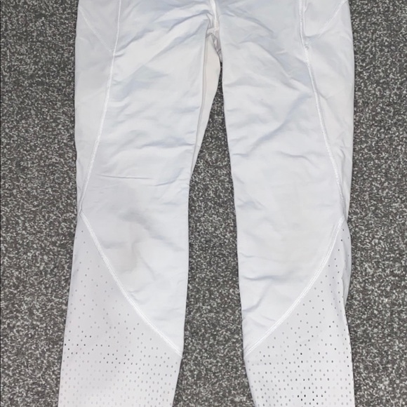 white LULU leggings brand new - Picture 2 of 2